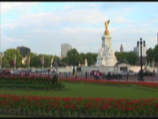 صور Victoria Memorial, London تمثال