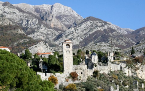 Bar, a modern city with wide boulevards and lush Mediterranean vegetation, is a major center of tourism and shipping at the entrance to the Adriatic Sea