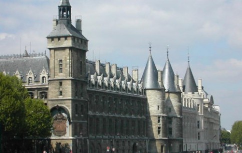 The Conciergerie, a splendid Gothic palace, is a former royal palace and prison in Paris. Hundreds of prisoners during the Reign of Terror were taken from La Conciergerie to be executed on the Guillotine