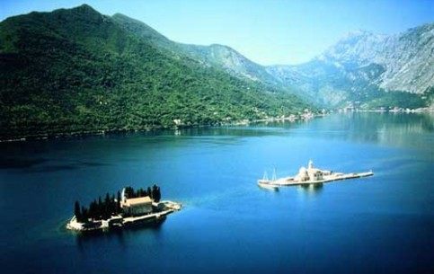 Old Kotor is one of the best preserved medieval towns in this part of the Mediterranean. Today it is the city of bustling pageantries, national festivals, bright carnival, international fashion shows